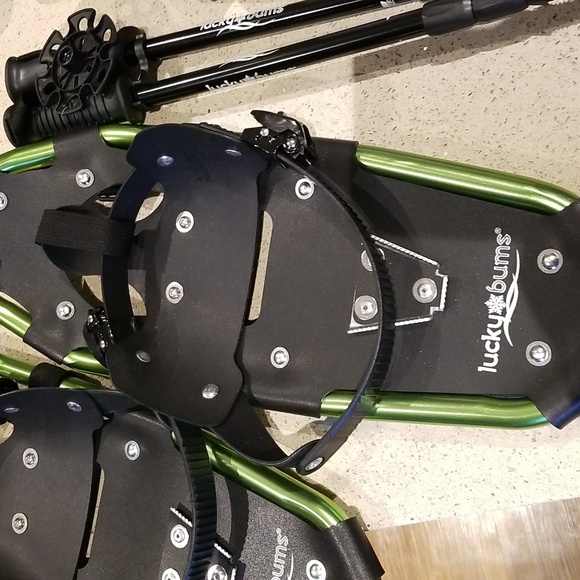 LuckyBum Snowshoes NWTS with carrying bag as well as walking sticks - Picture 7 of 10
